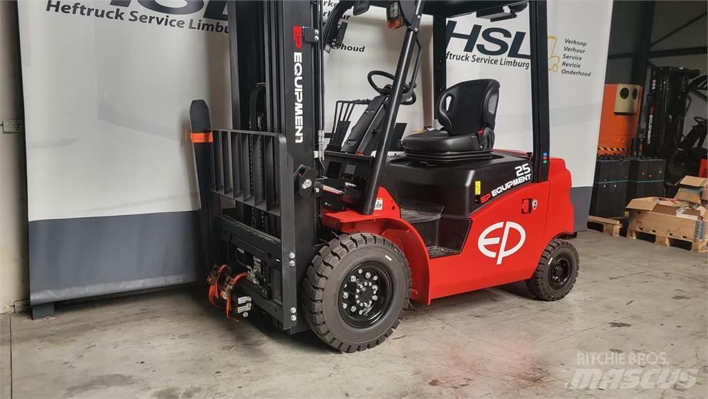  EFL303-B Elektrische heftrucks