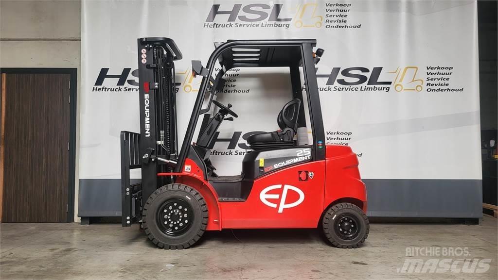  EFL303-B Elektrische heftrucks