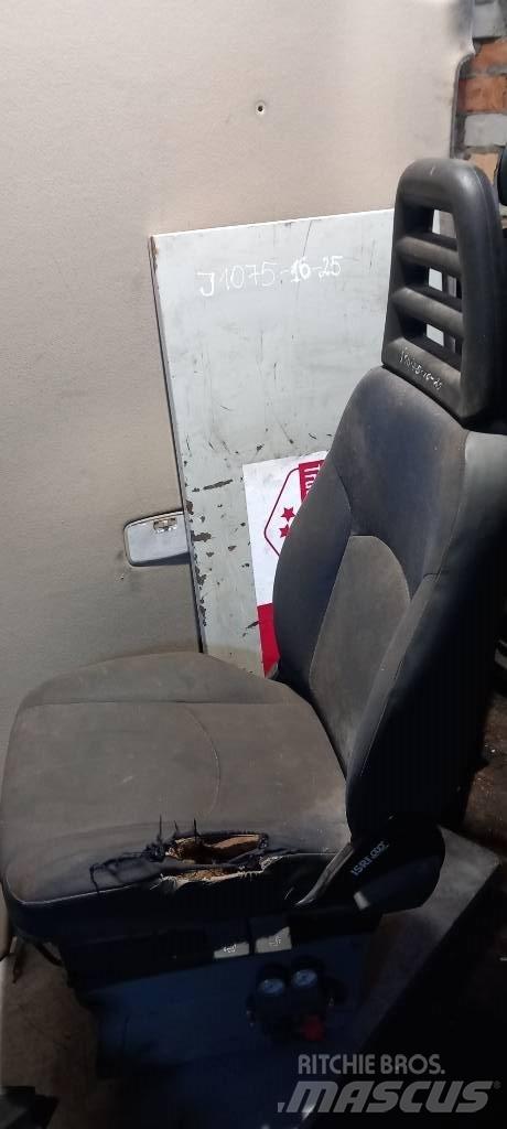 Iveco Daily.     3802247 Cabine en interieur