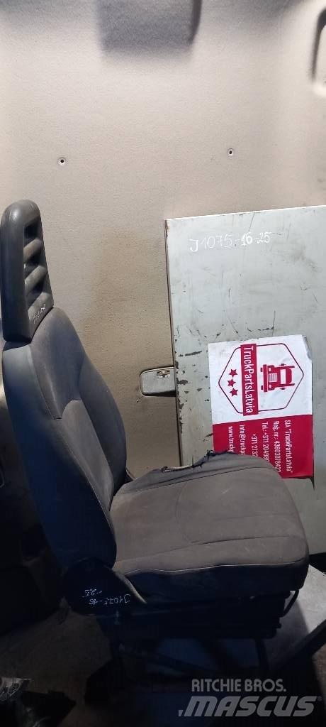 Iveco Daily.     3802247 Cabine en interieur