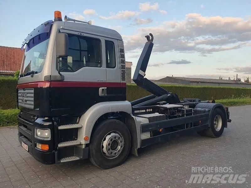 MAN TG 310 A Vrachtwagen met containersysteem