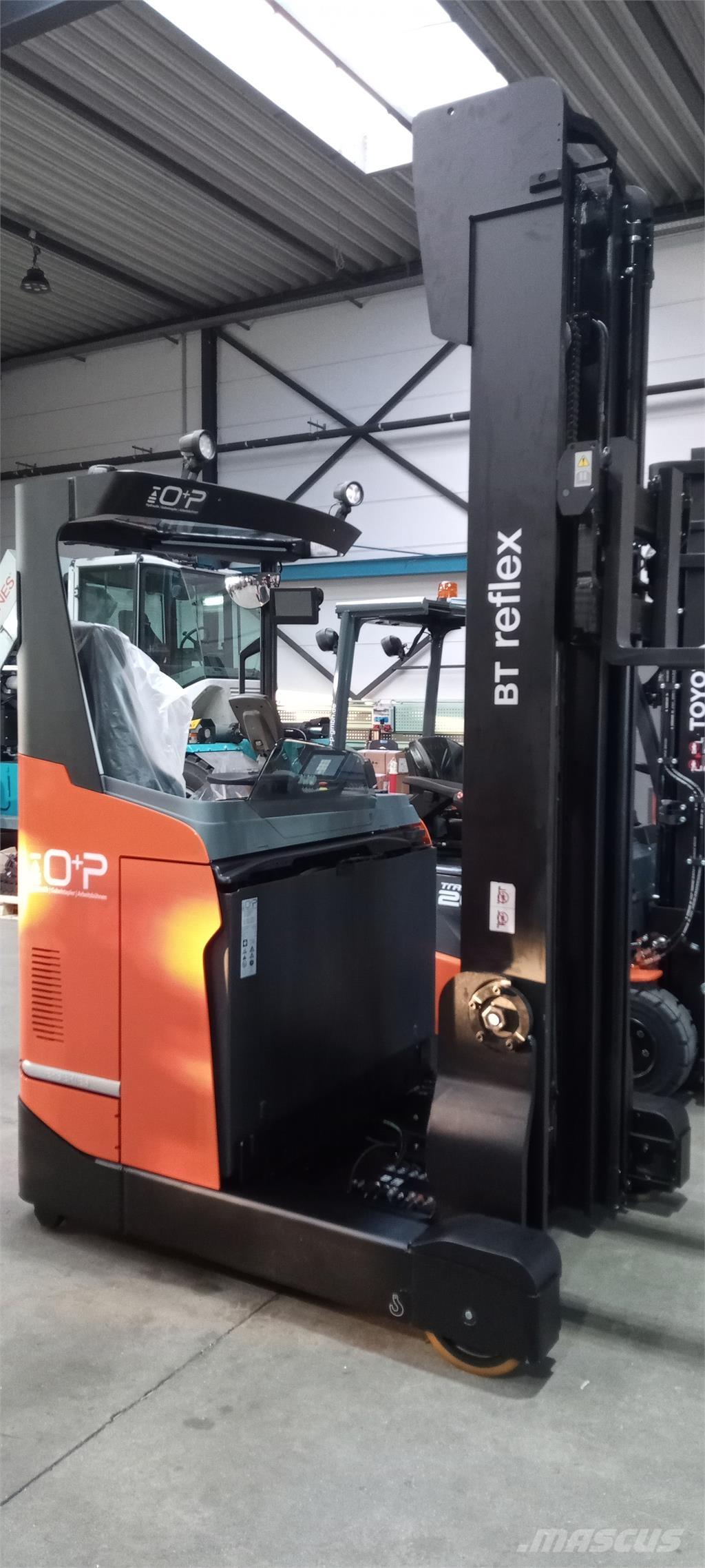 Toyota RRE 160H Reachtruck voor hoog niveau