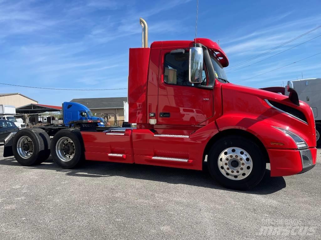 Volvo VNL64T300 Trekkers