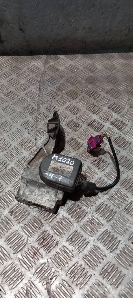 MAN TGA  812559706084 Cabine en interieur
