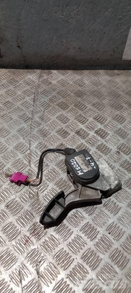 MAN TGA  812559706084 Cabine en interieur