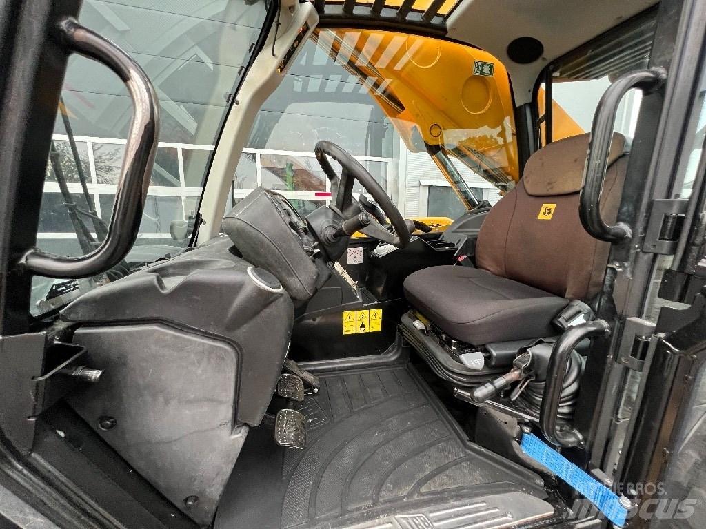 JCB 541-70 Agri Plus Verreikers