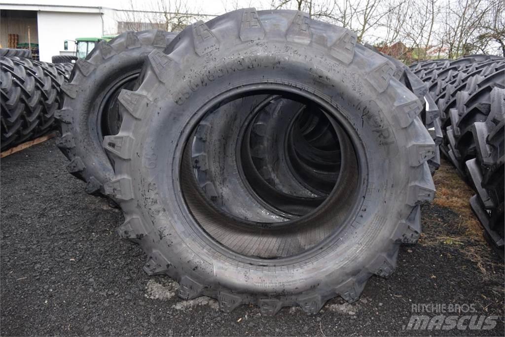  650/65R38 *GRI* Banden, wielen en velgen
