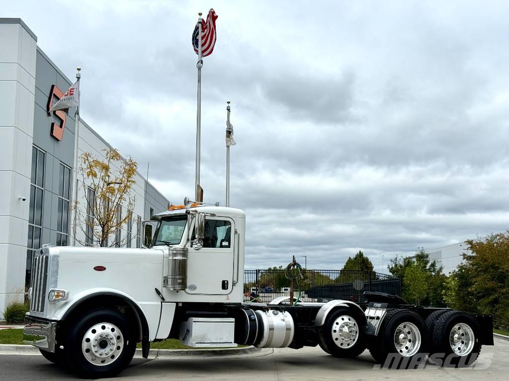 Peterbilt 389 Trekkers