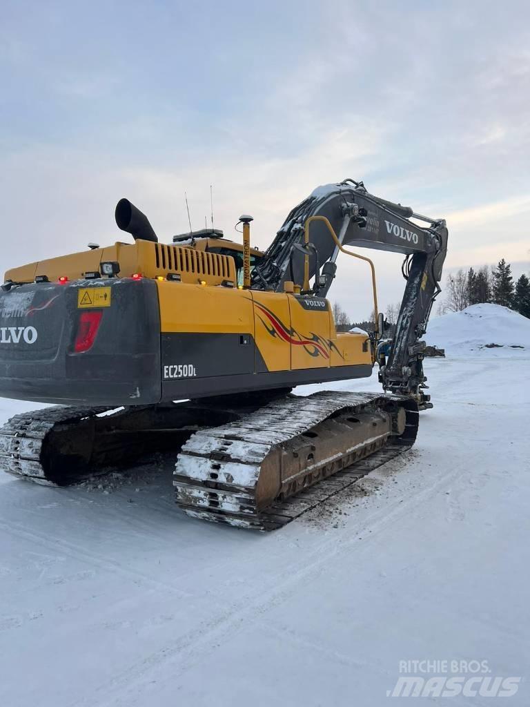 Volvo EC 250 D L Rupsgraafmachines