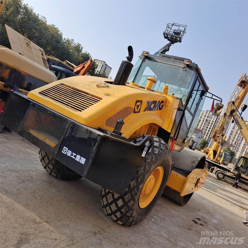 XCMG XS 142 J Trilrolwalsen
