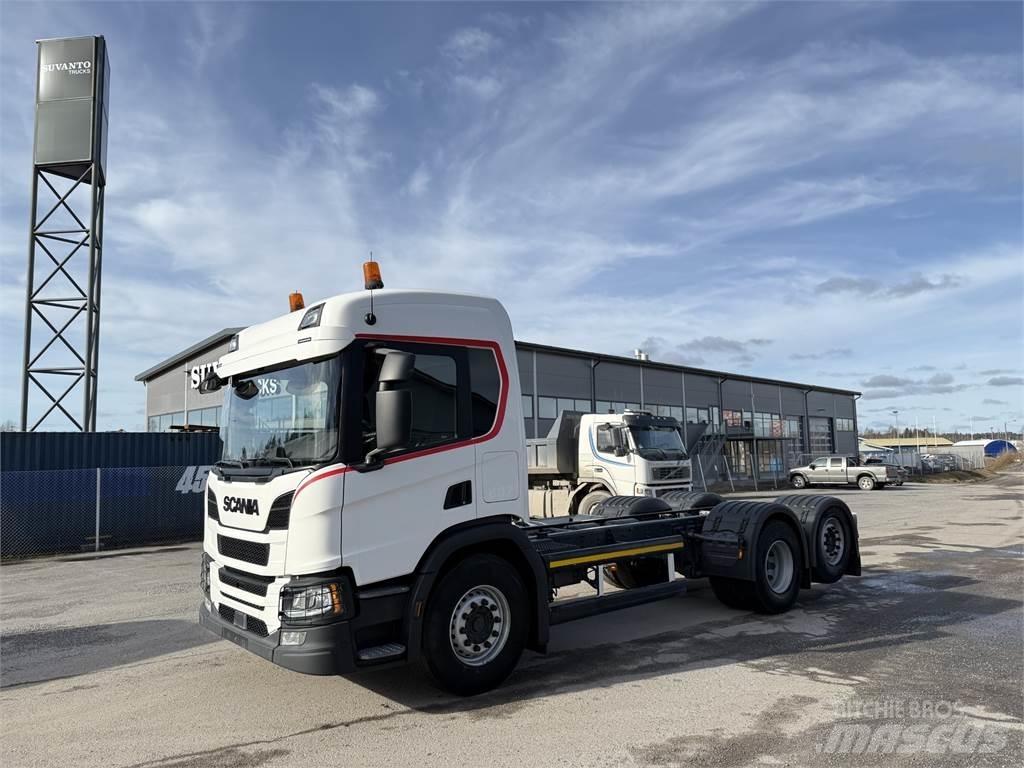 Scania P 360 6X2 Chassis met cabine