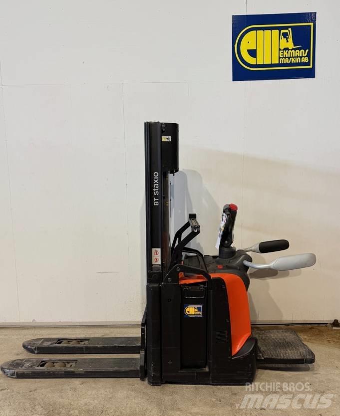 BT truck SPE 120L Stapelaar meeloop