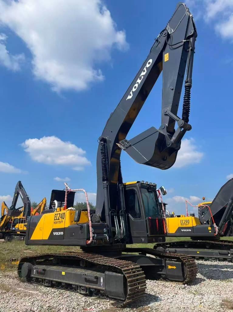 Volvo EC 240 Rupsgraafmachines