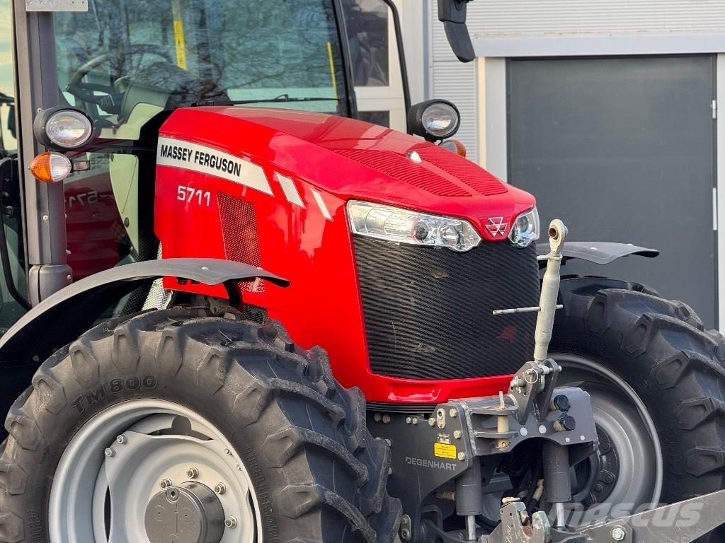 Massey Ferguson 5711 Tractoren