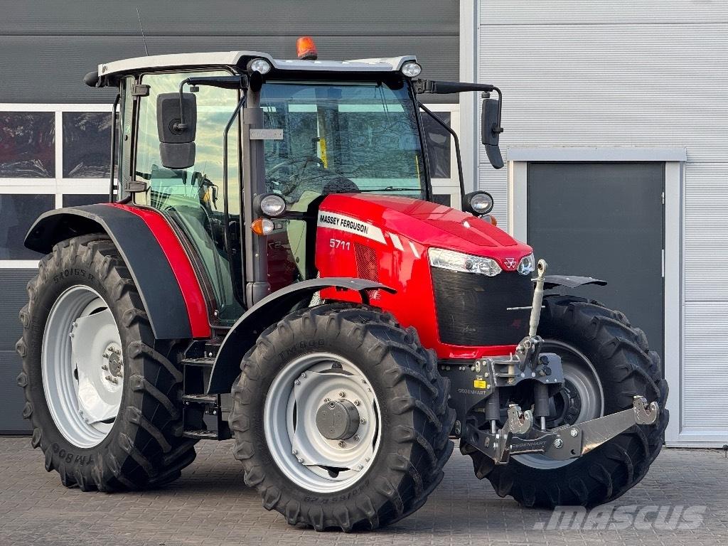 Massey Ferguson 5711 Tractoren