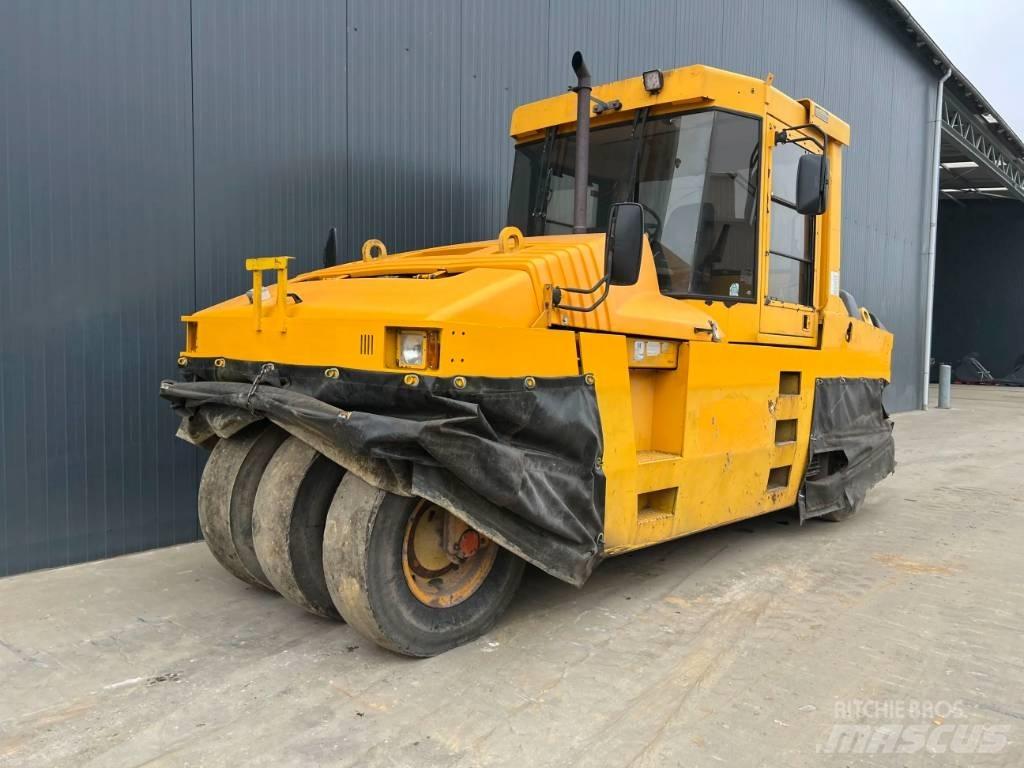 CAT PS300B Bandenwalsen