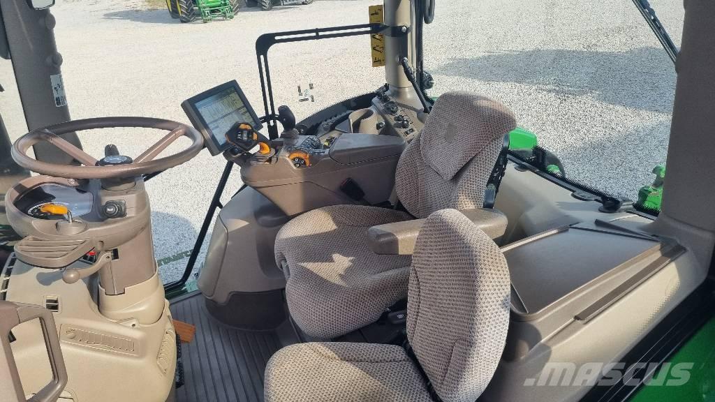 John Deere 6130R Tractoren