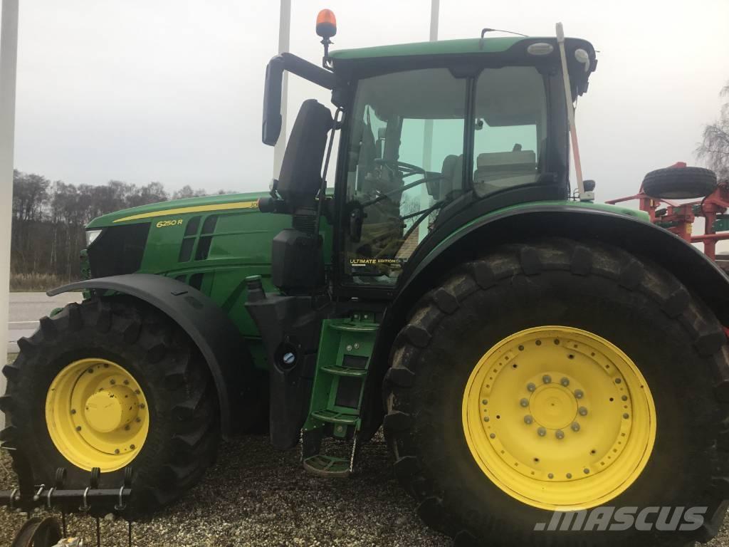 John Deere 6250R Tractoren