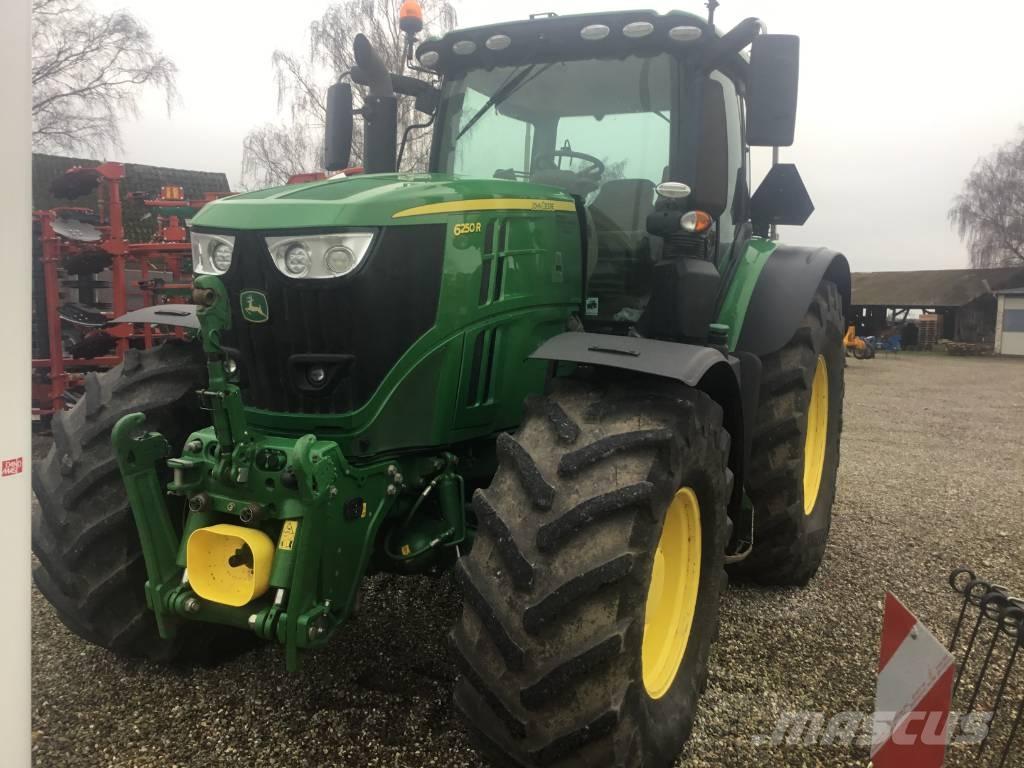 John Deere 6250R Tractoren