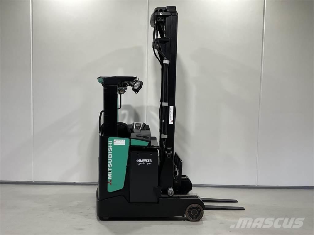 Mitsubishi RB16NH Reachtruck voor hoog niveau