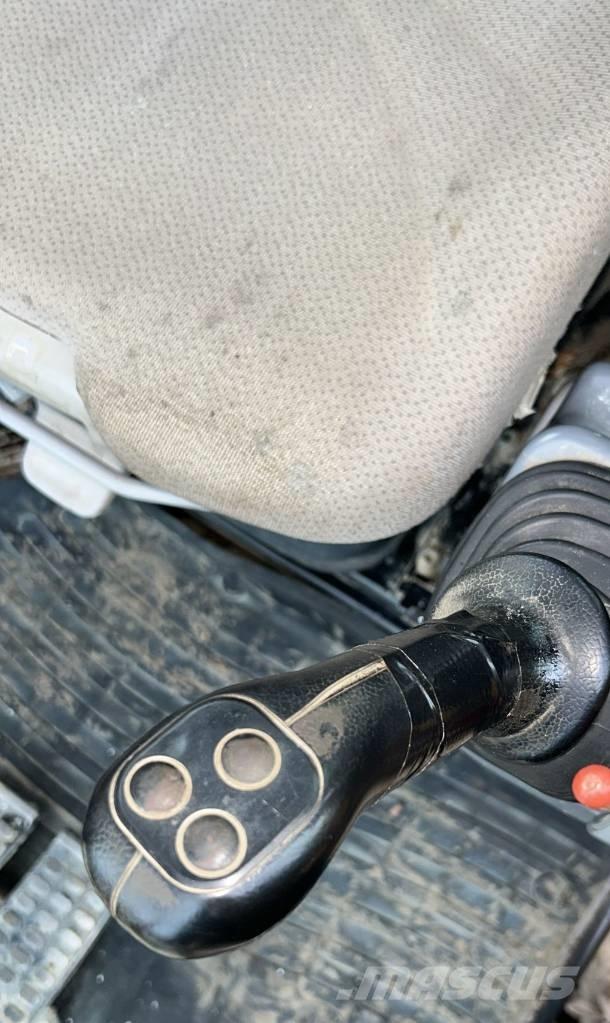 Hitachi ZX 135 US-6 Rupsgraafmachines