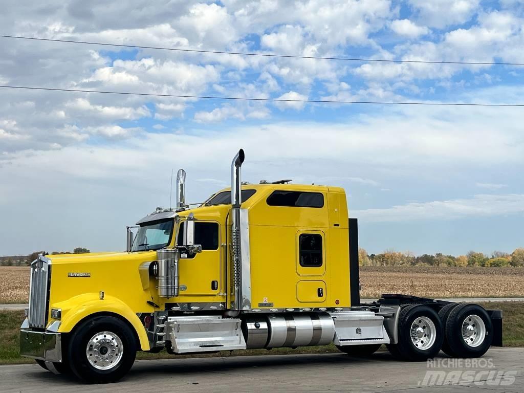 Kenworth W 900 Trekkers