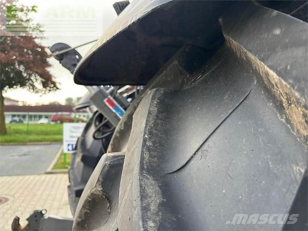 Valtra q265 Tractoren