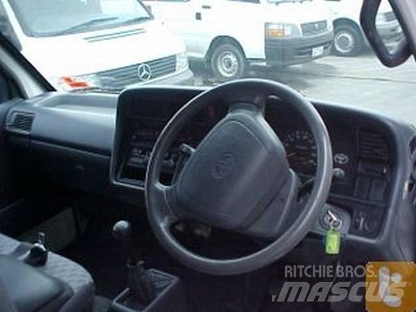 Toyota HIACE RZH103R Gesloten bedrijfswagens