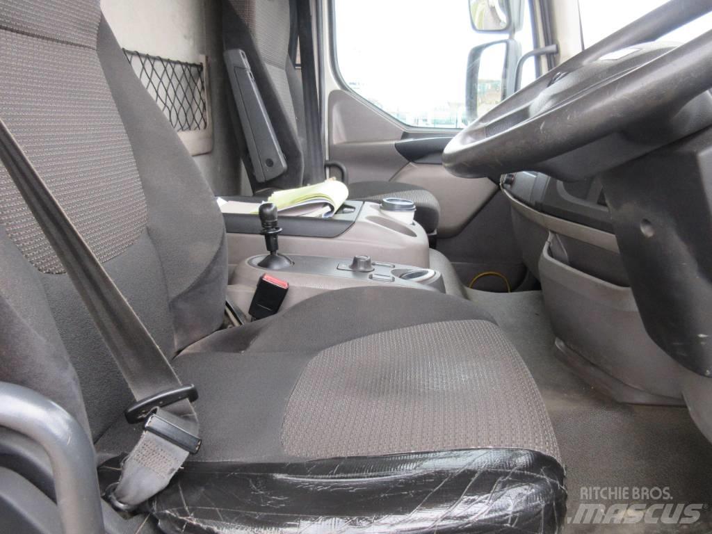 DAF 55.220 Vrachtwagen met vlakke laadvloer en lier