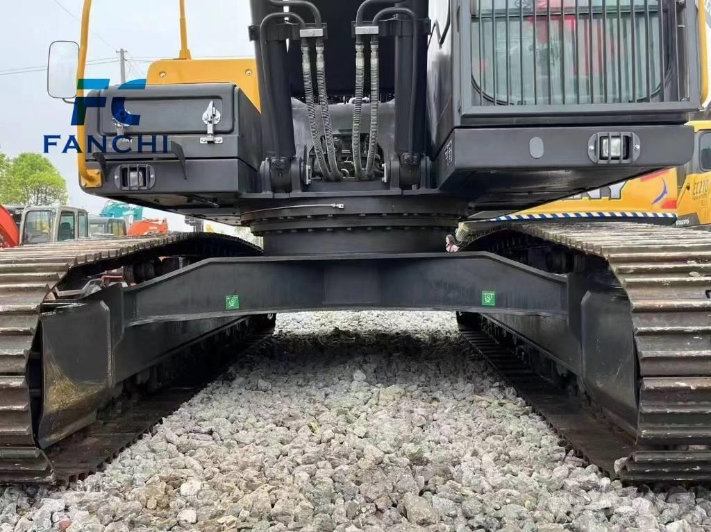 Volvo EC 240 Rupsgraafmachines