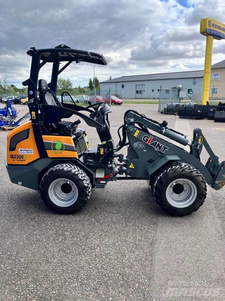  Demokörd GiANT 2200E Knik- en schrankladers