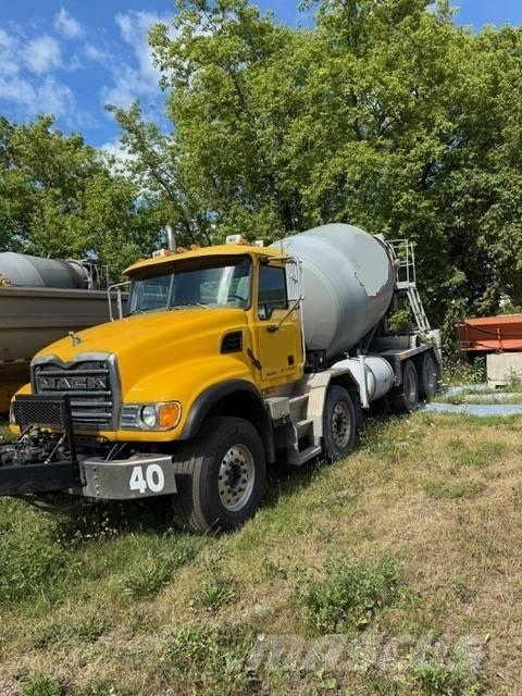 Mack CV 713 Betonpomptrucks