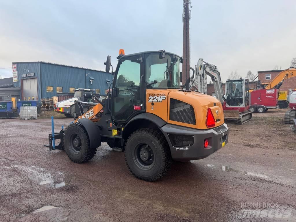 CASE 221 F Wielladers