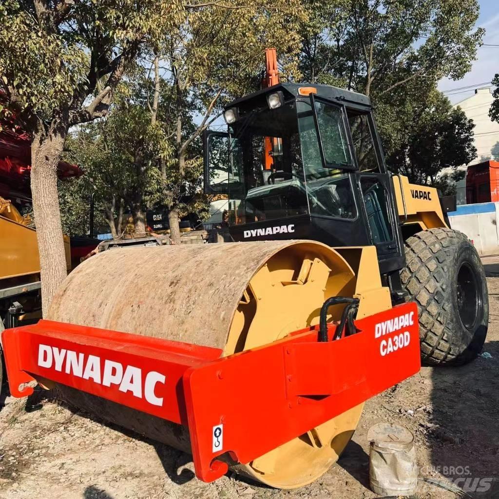 Dynapac CA 30 D Trilrolwalsen