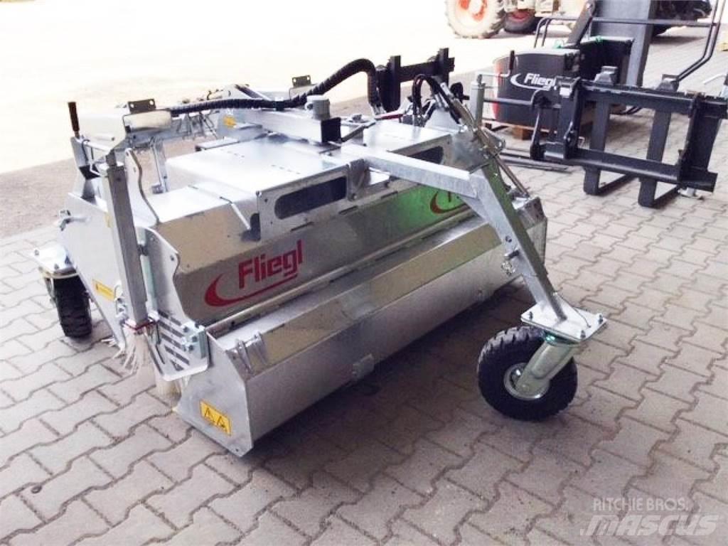 Fliegl Typ 500 Veegmachines