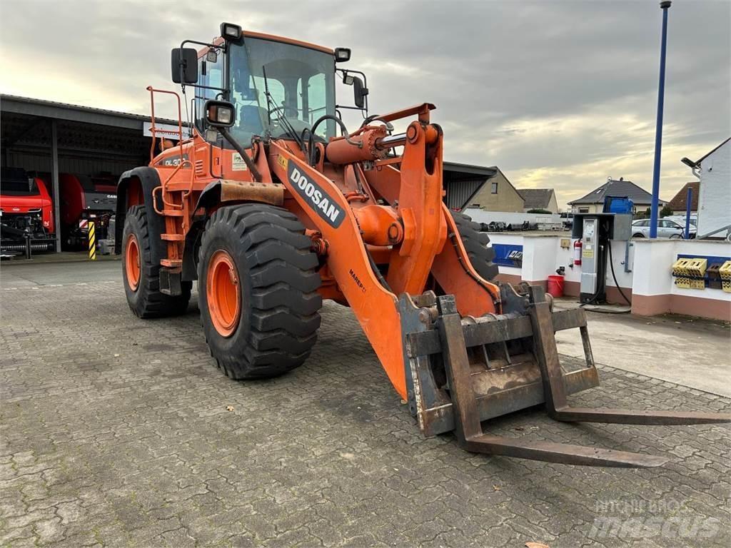 Doosan DL 300 Wielladers