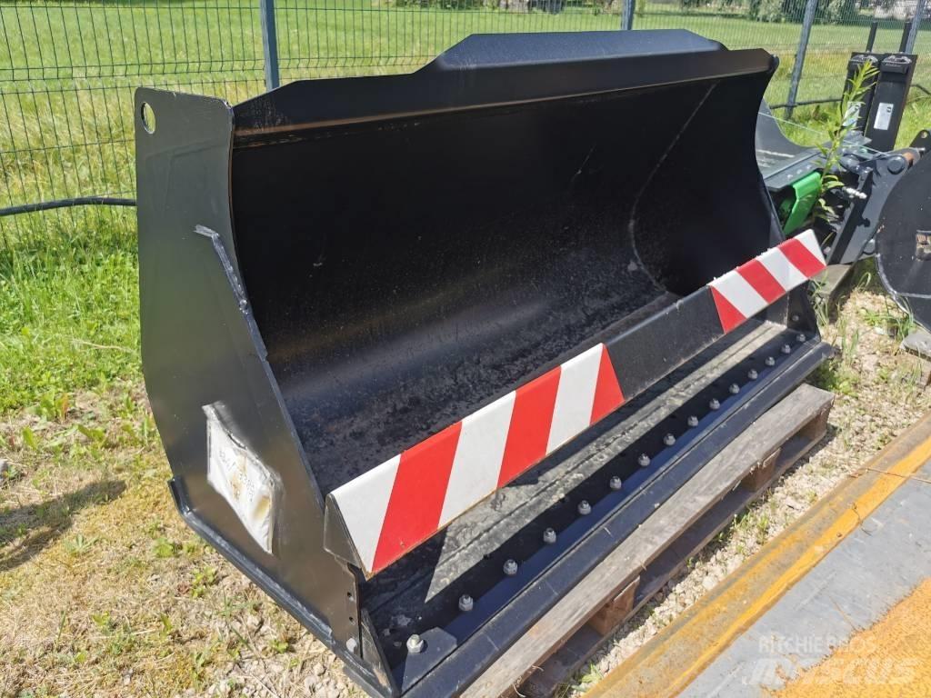 JCB Universals Gieken en dippers