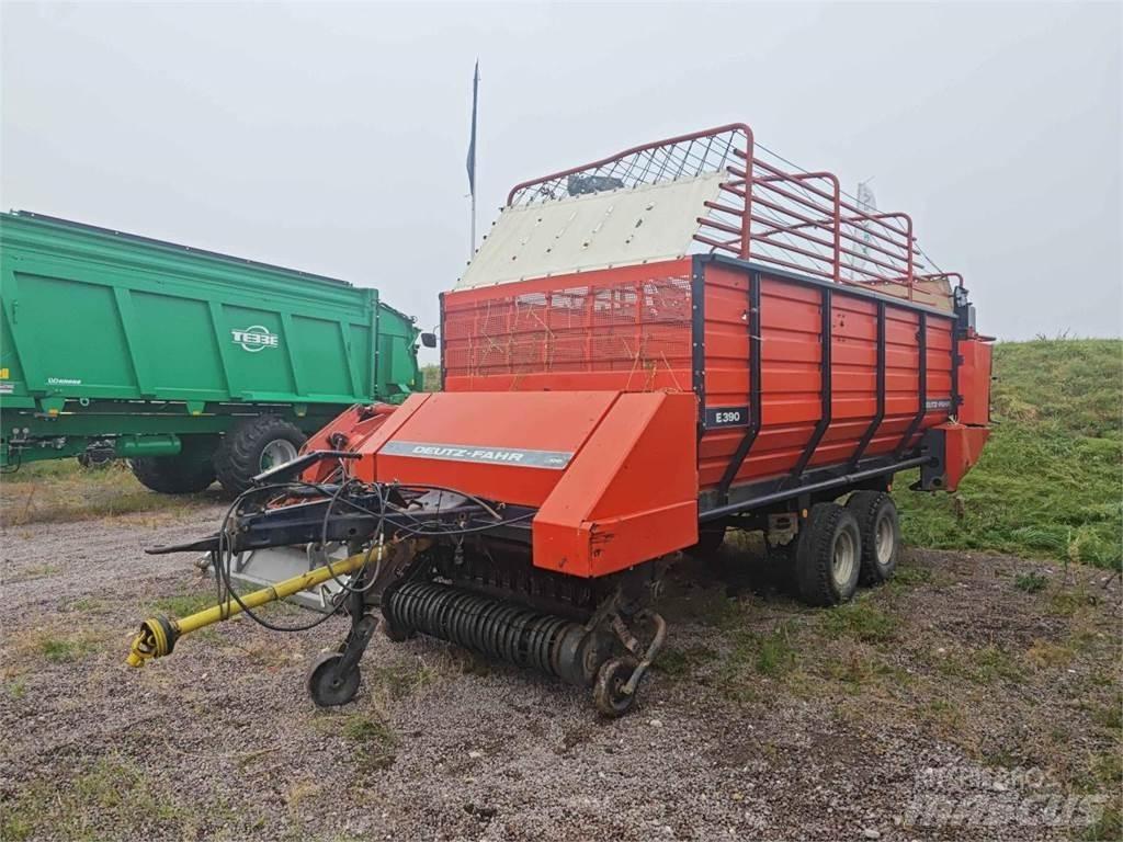 Deutz-Fahr E390 Opraapwagens
