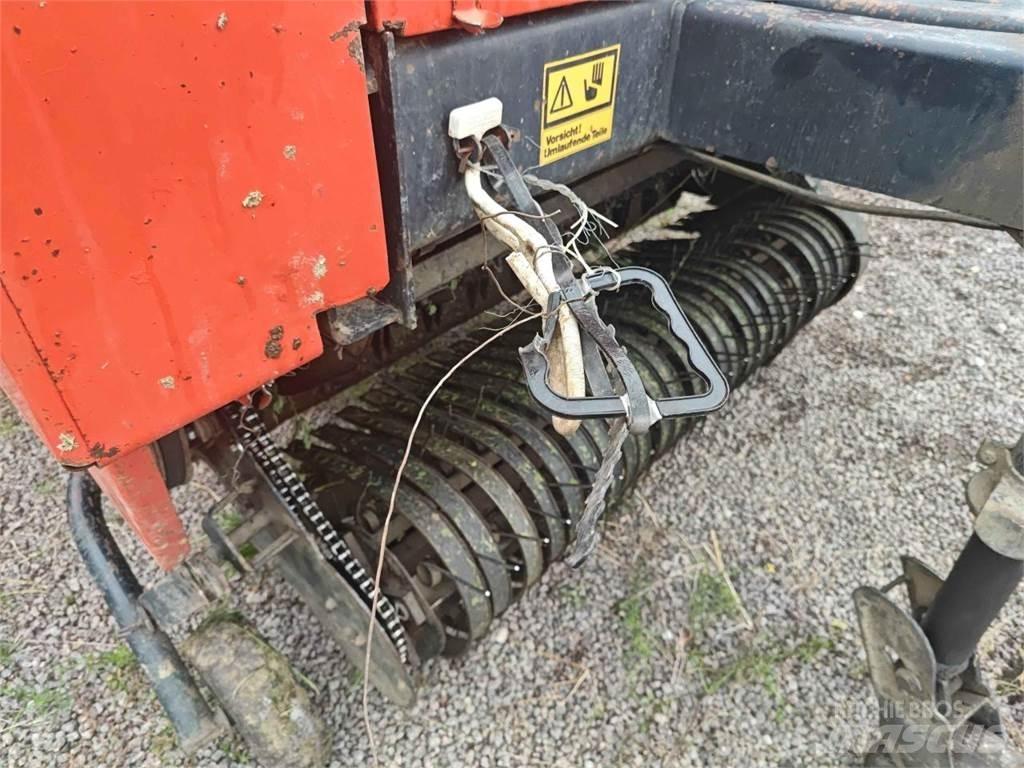 Deutz-Fahr E390 Opraapwagens