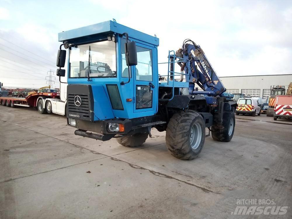 Mercedes-Benz Unimog Vlakke laadvloer met kraan