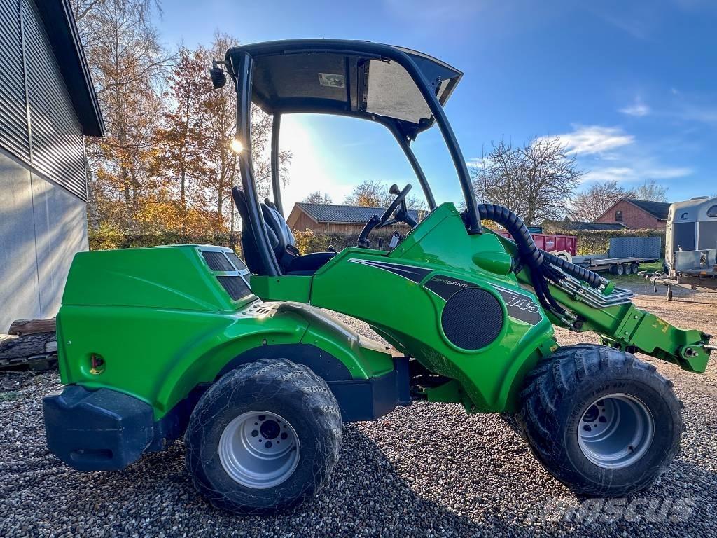 Avant 745 Knik- en schrankladers