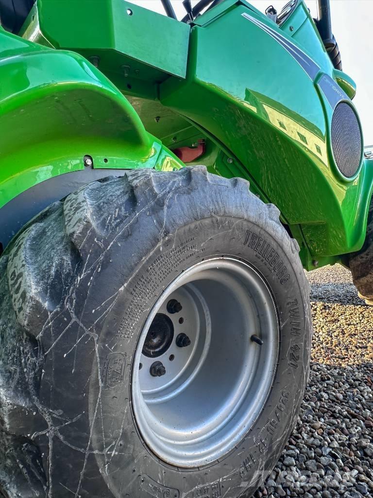 Avant 745 Knik- en schrankladers