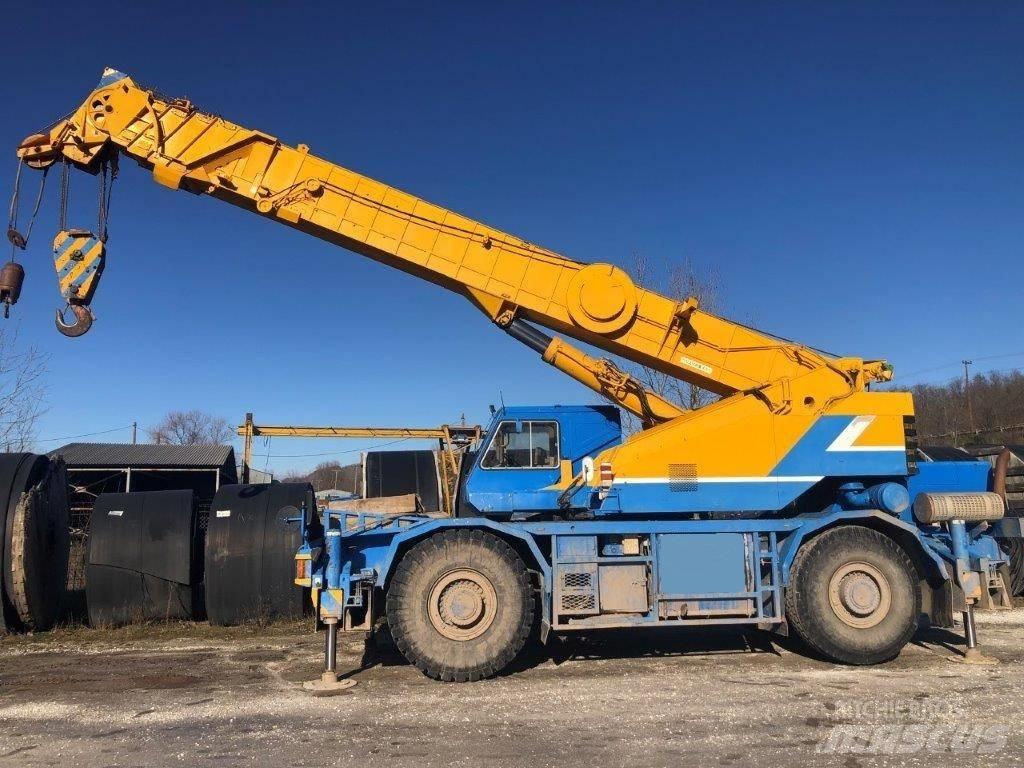 Kobelco RK 450 Ruwterrein kranen