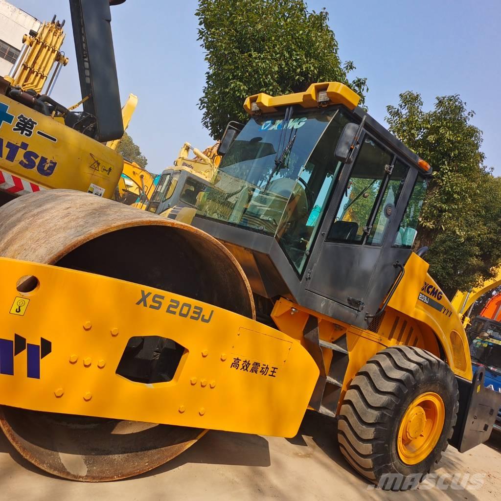 XCMG XS 203 J Rupsgraafmachines