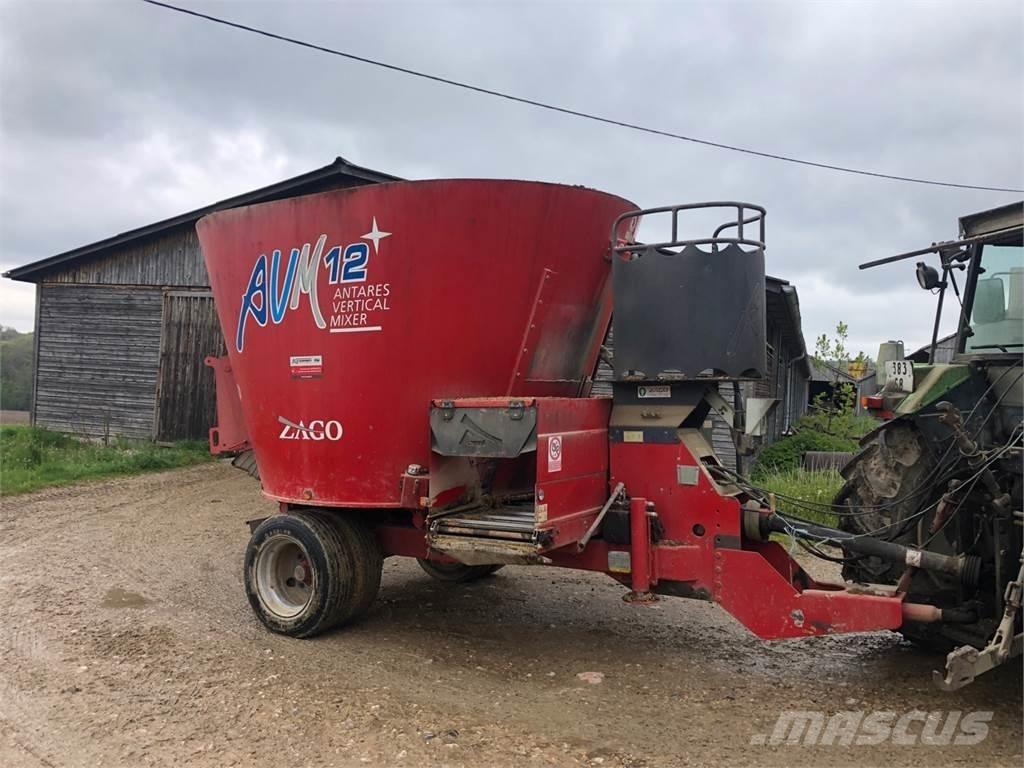 Vicon AVM 12 Feeders