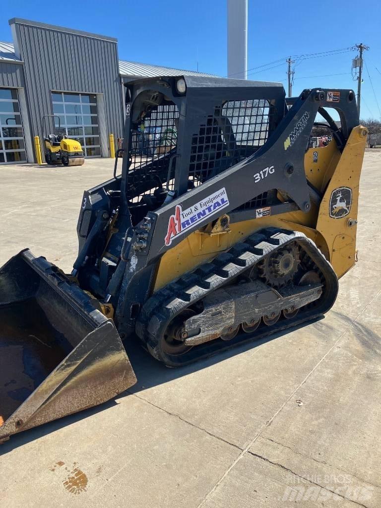 DEERE 317 G Schrankladers