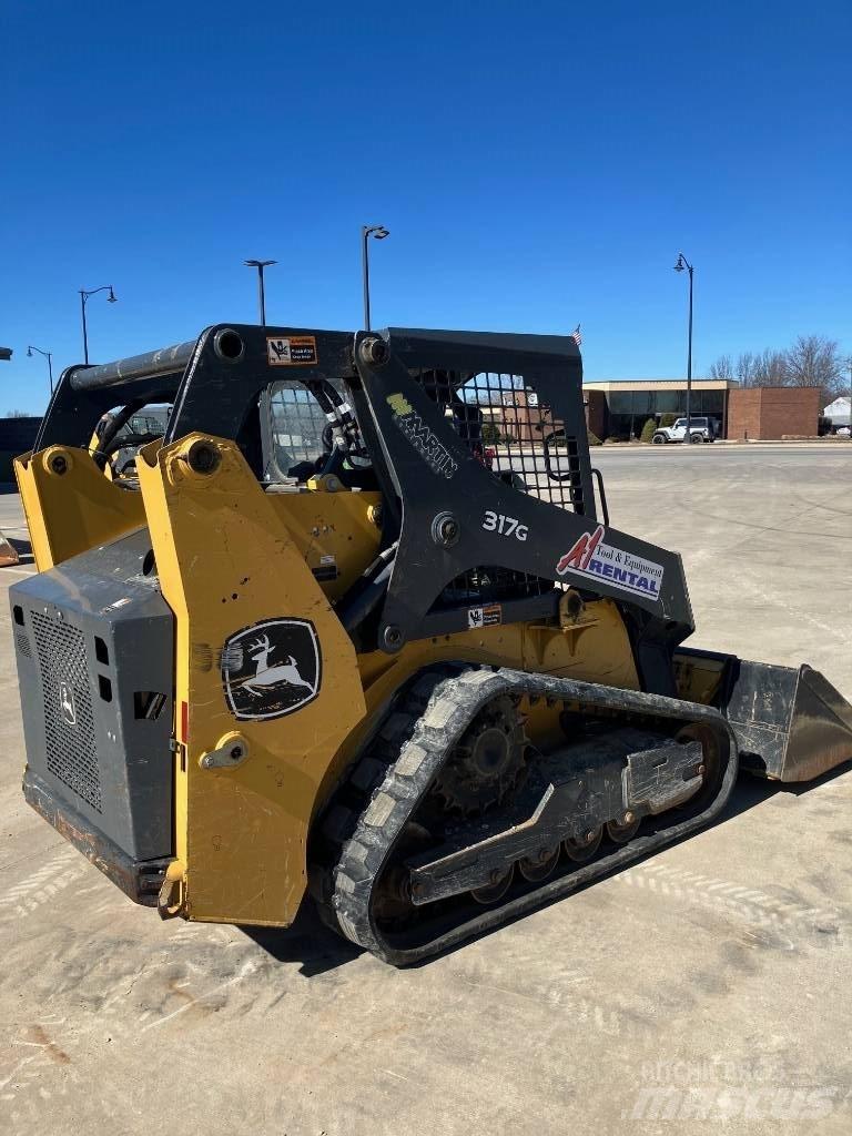 DEERE 317 G Schrankladers