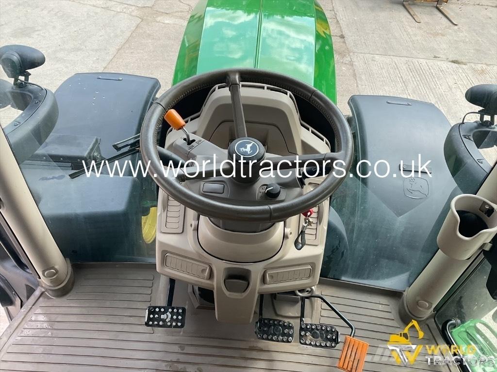 John Deere 6215 R Tractoren