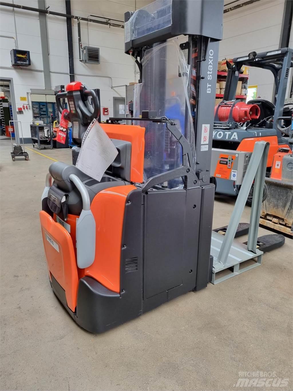 Toyota BT SPE160L Stapelaar meeloop