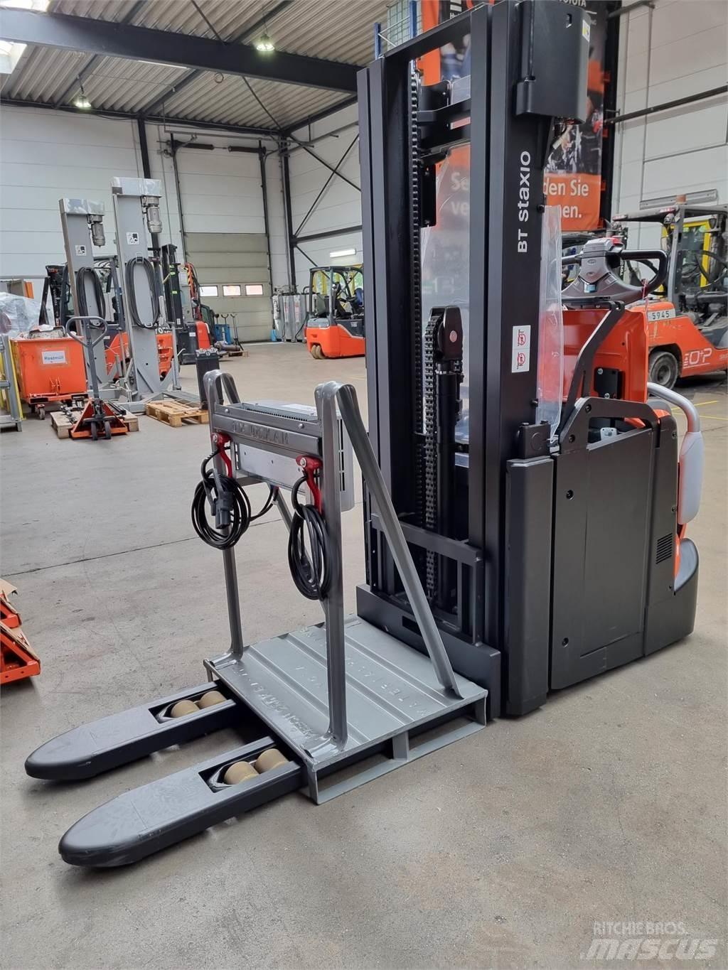 Toyota BT SPE160L Stapelaar meeloop